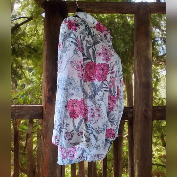 Karen Scott Textured Floral Cotton Button Down Blouse - Picture 3 of 7